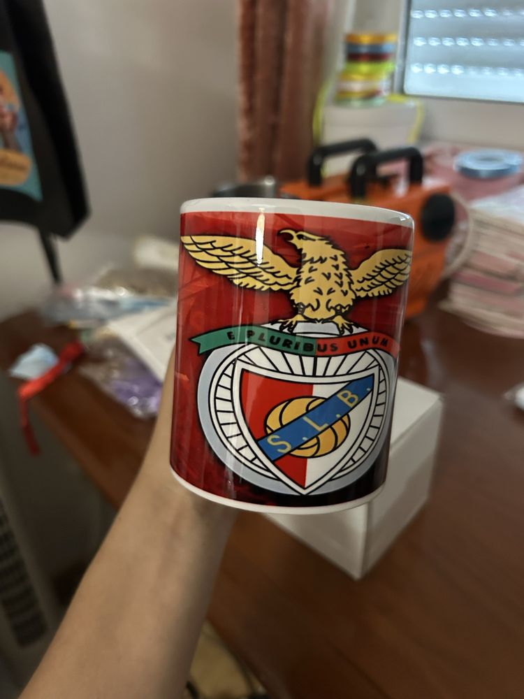 Canecas CR7 e outras