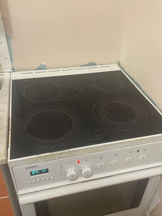 Електрична плита Siemens HL56220
