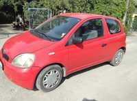 Toyota Yaris 1.0 czerwona