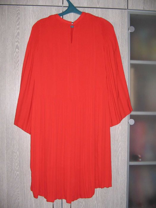 Платье алое ZARA