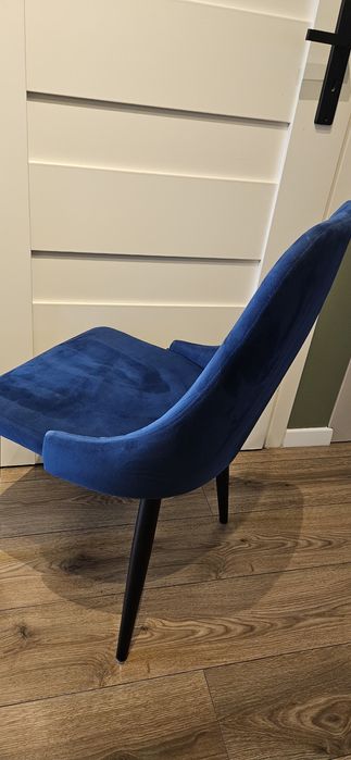 Krzesło  do jadalni z Holmi . 1 szt 90 zł / za 210