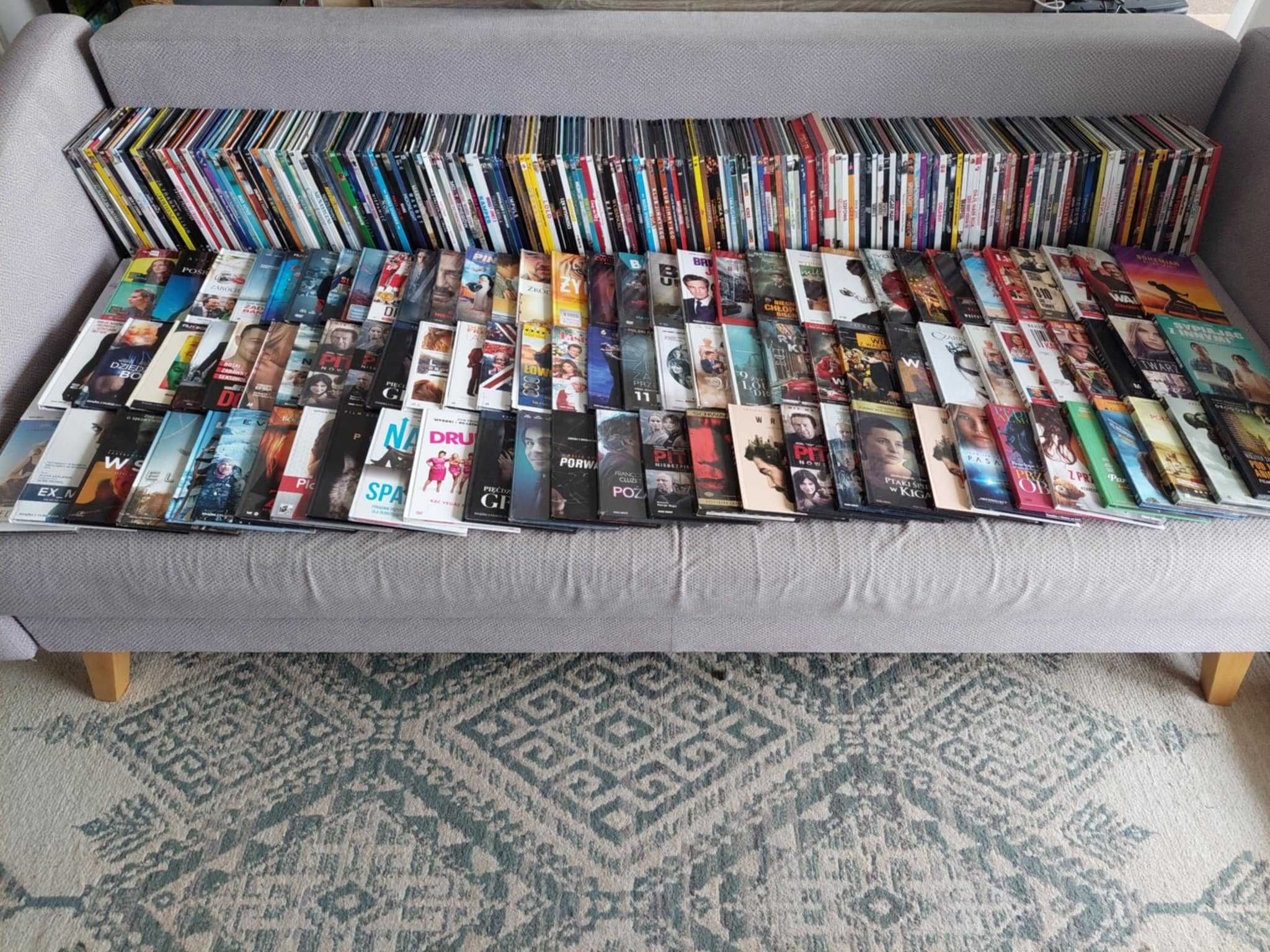Bardzo duży zestaw filmów 285 sztuk DVD z książką
