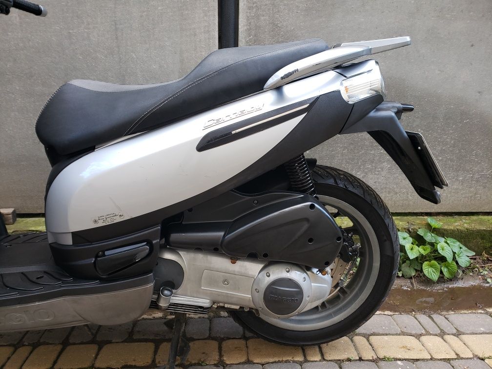 Скутер Piaggio Carnaby 200