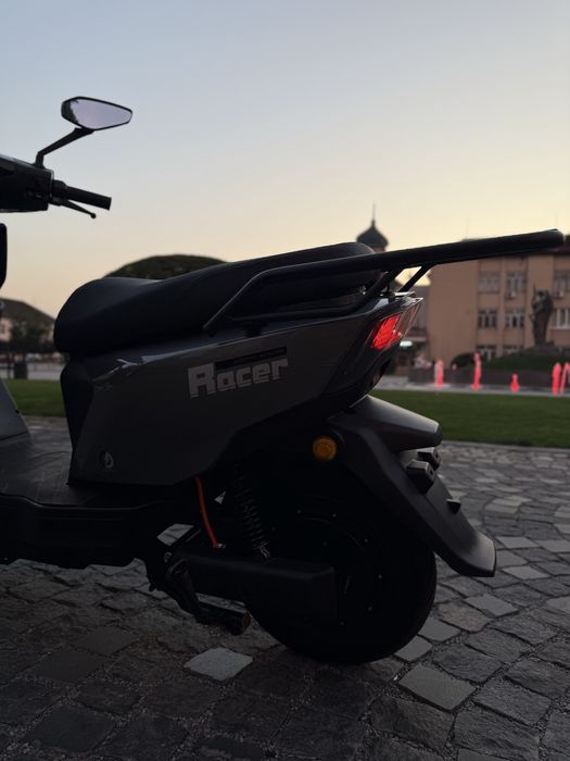 електроскутер Corso Racer