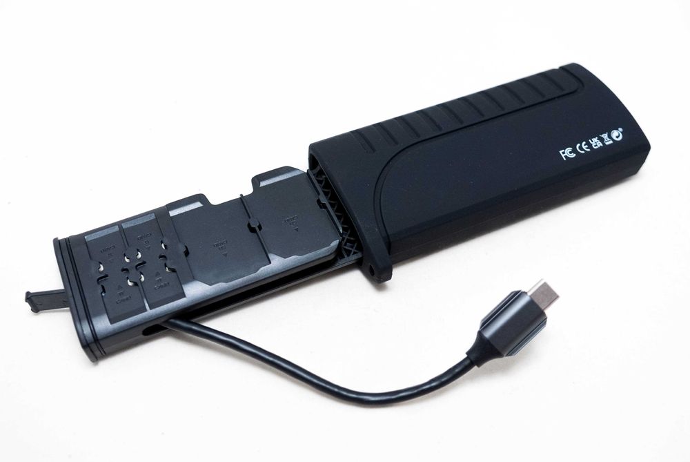 Budi Desiontal концентратор кардридер хранилище карт памяти