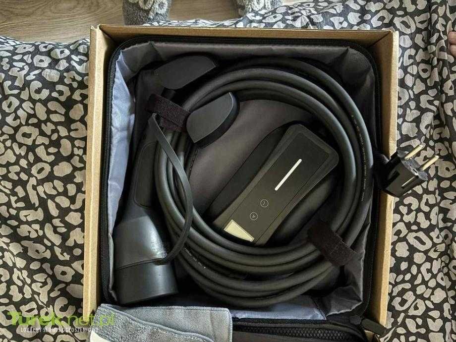 NOWA przenośna ładowarka 3kW do samochodu elektrycznego (EV)