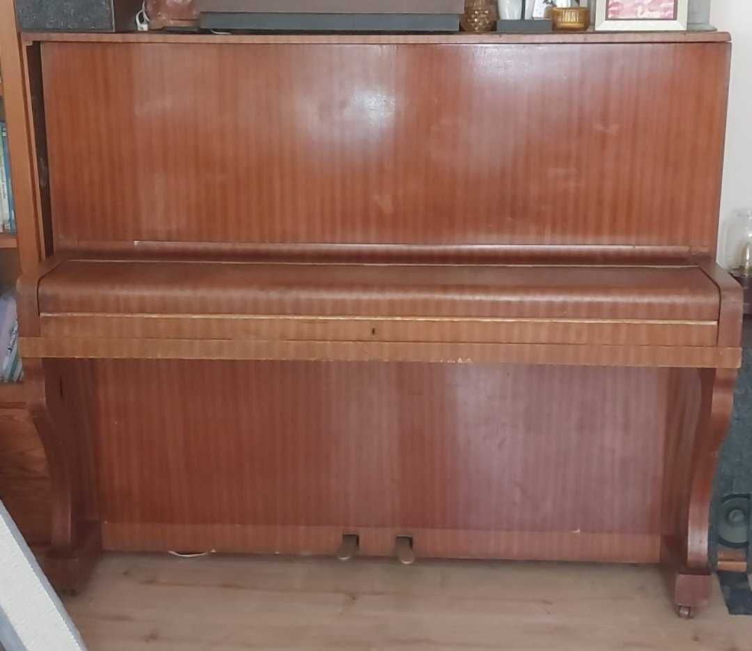 Pianino Legnica 1962