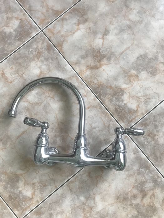 Кран для ванної