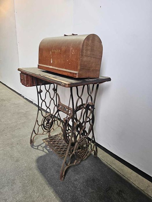 Máquina Singer MUITO ANTIGA