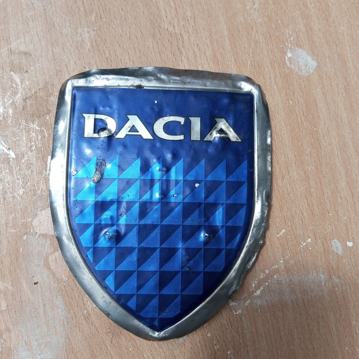 Логотип эмблема значок Dacia Logan