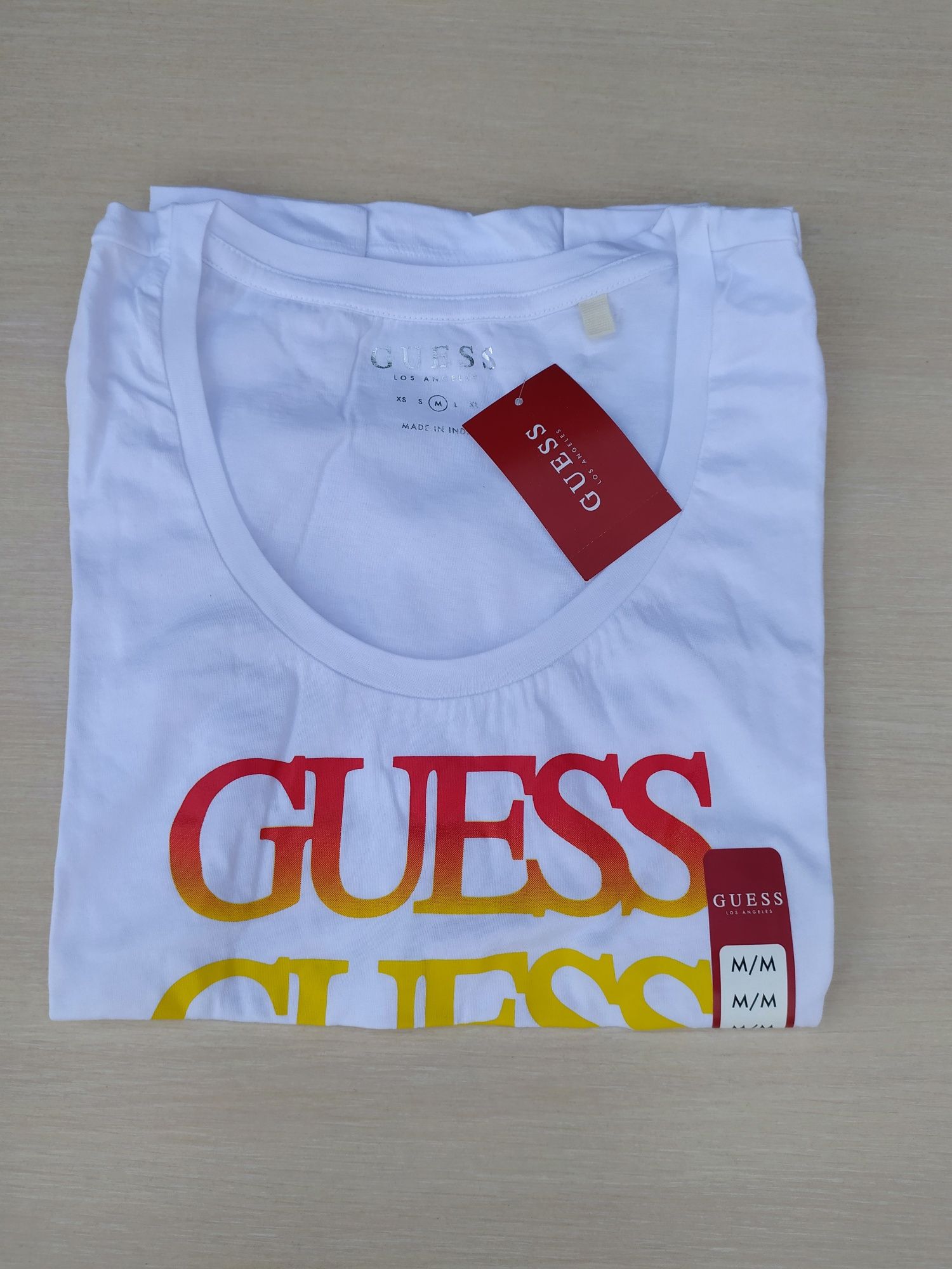 Стильная футболка Guess