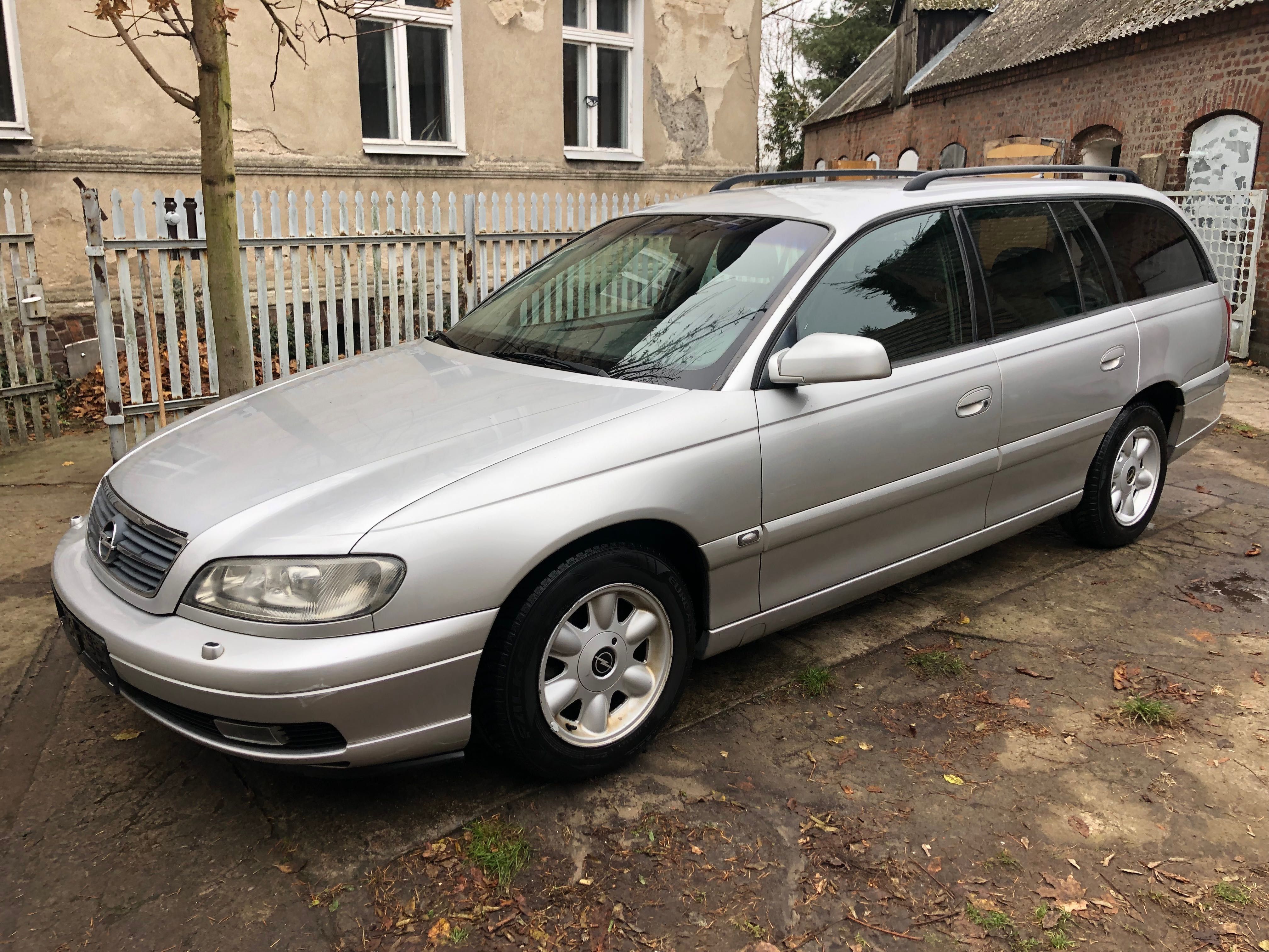 Opel omega 2.2 b Fl kombi sedan części z20r z155 z20h z147 z298