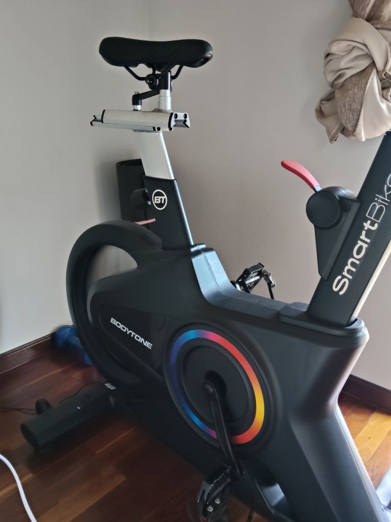 Bicicleta estática inteligente NOVA