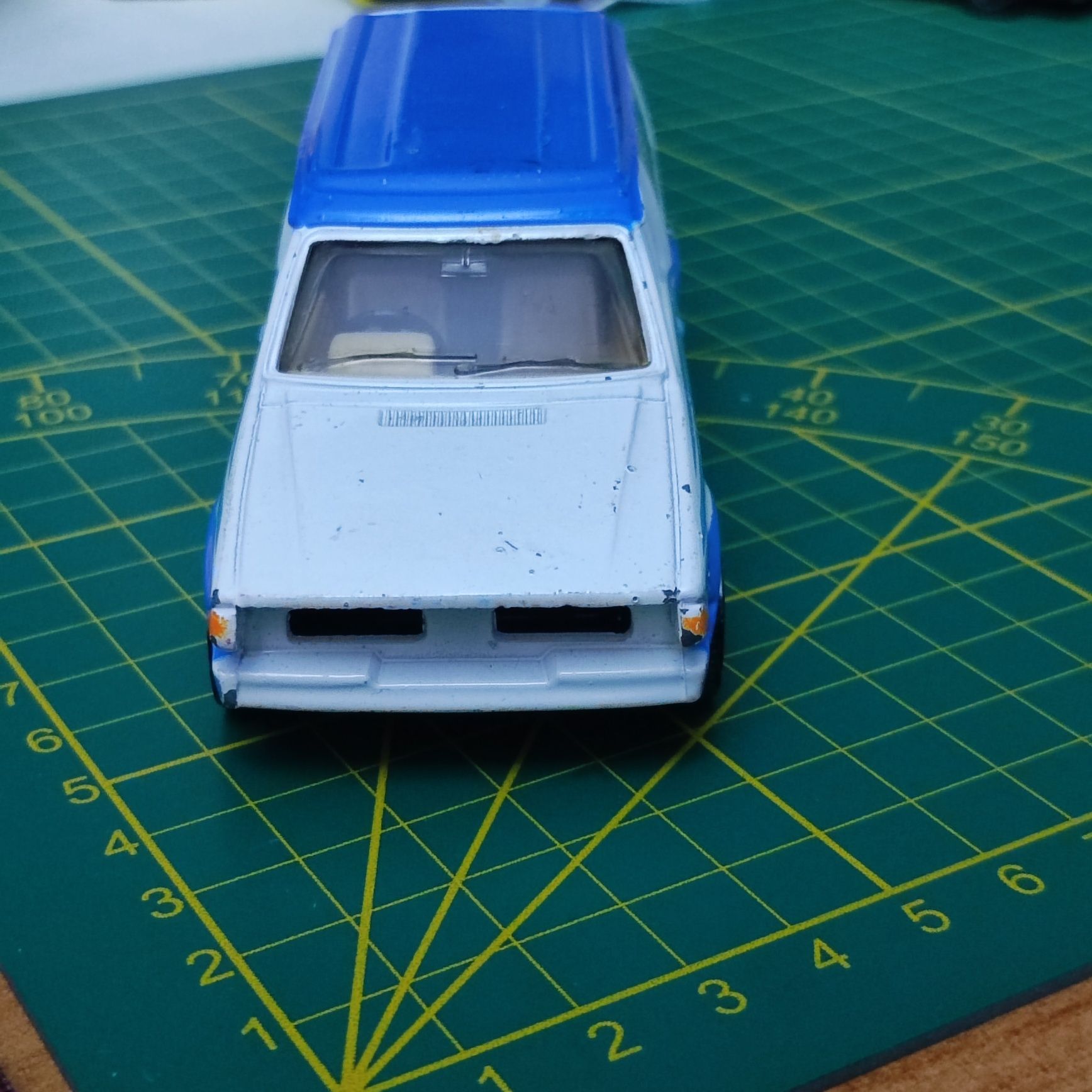 Corgi Ford Escort 1:36