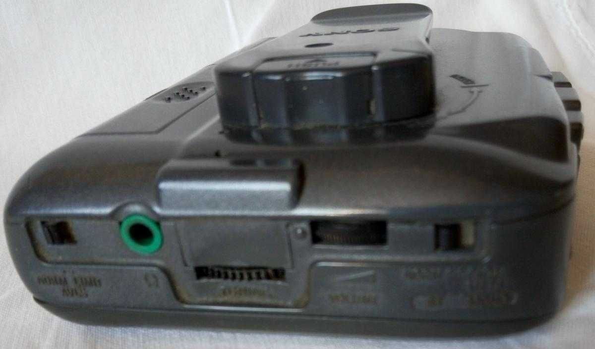 Касетний плеєр SONY WALKMAN WM-FX323