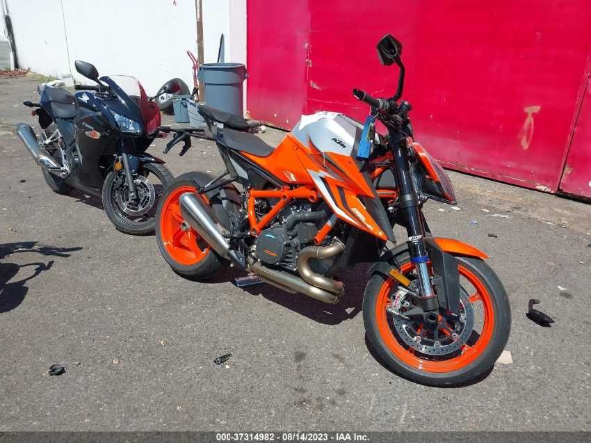 2022 KTM 1290 SUPER DUKE R