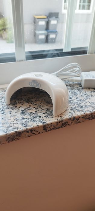 Vendo mini catalisador de unhas novo