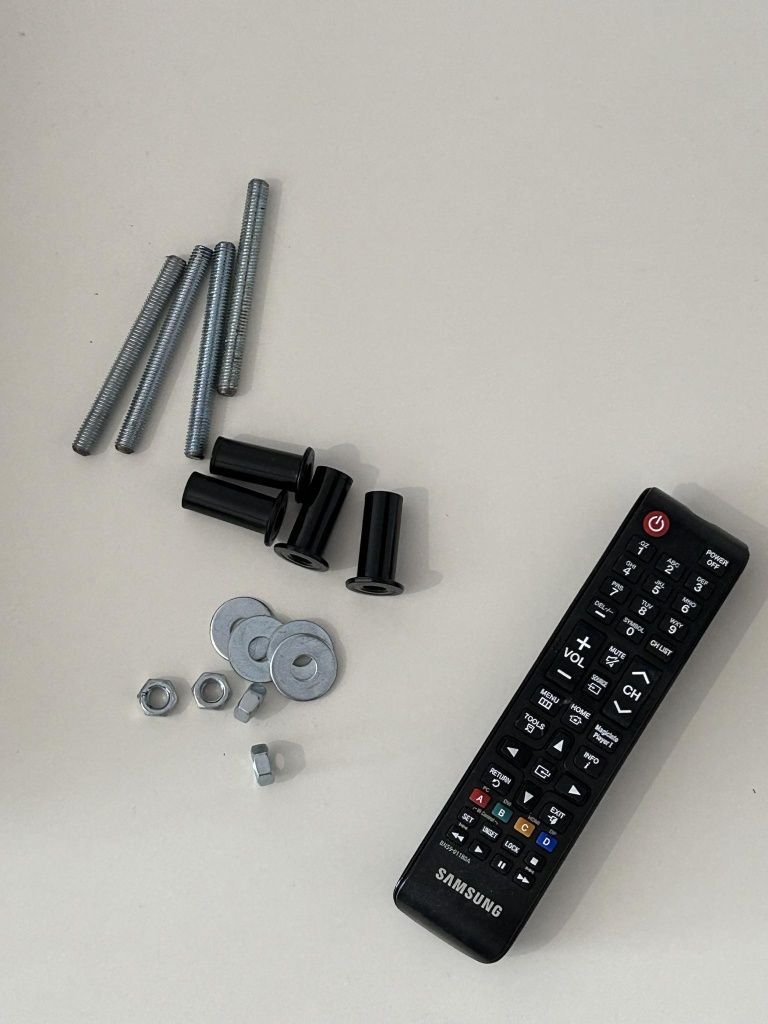 Telewizor SAMSUNG QB43R 43 cale