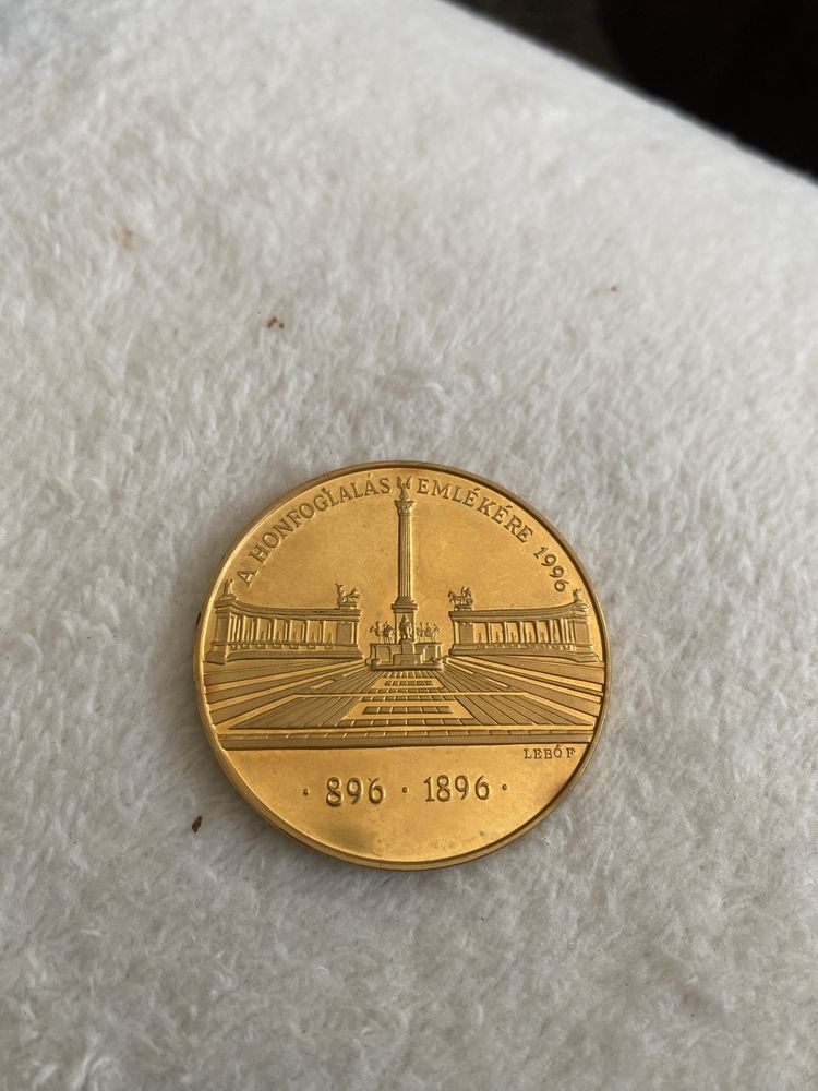 medal 1000 rocznica podboju przez Węgrów kotliny Panońskiej