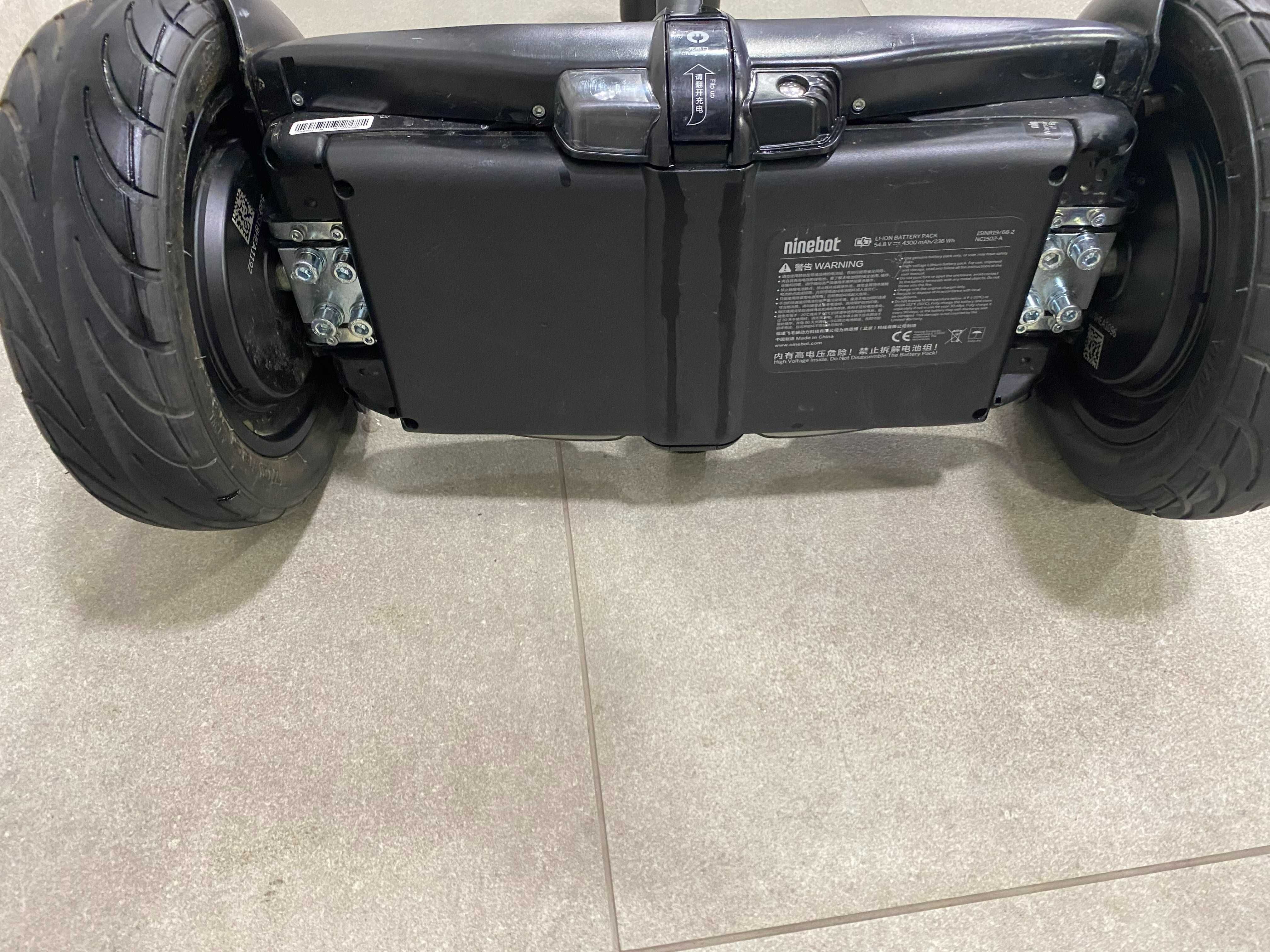Гіроскутер Segway Ninebot S Black в комплекті з зарядним пристроєм