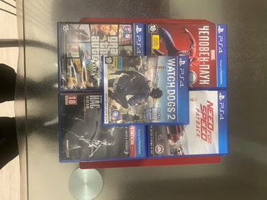 Продам PS4 Pro 1tb limited edition spider man