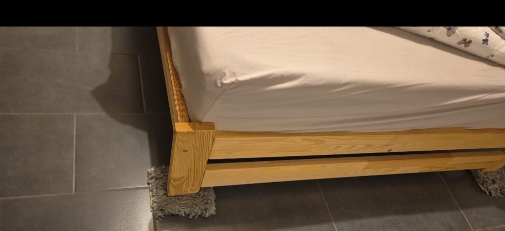 Łóżko 140x200 z materacem