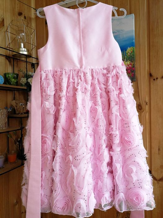 Сукня рожева святкова пишна на дівчинку 8-9 років.