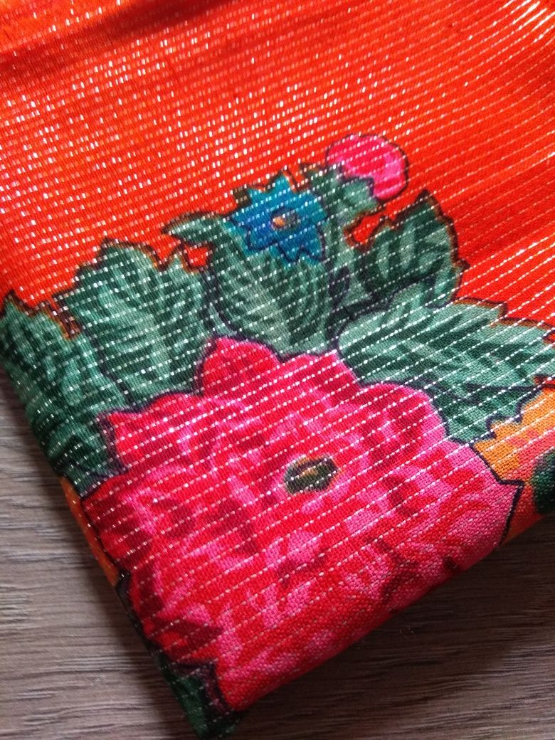 Хустка косынка платок шерстяной  с цветами люрексом винтаж