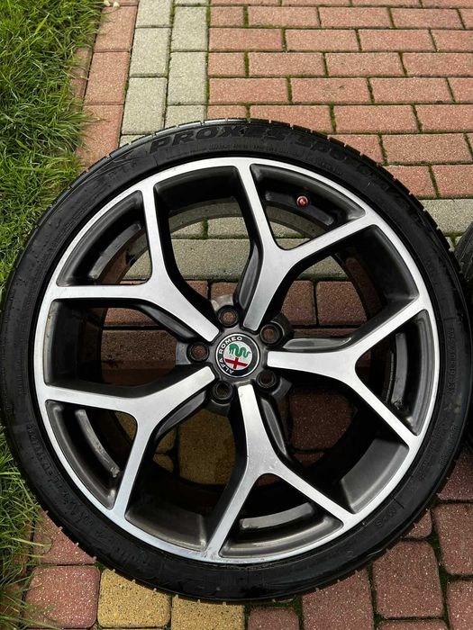 Felgi 5x110 19' 8J ET33 Alfa Romeo