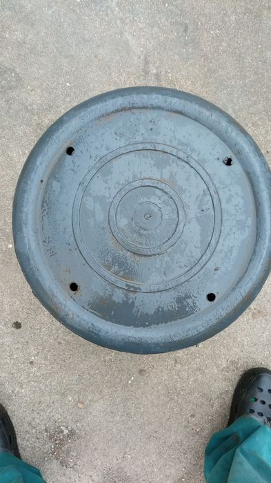 Vendo 50 celhas/ poceiro/cestas, de plástico de 50 litros de volume