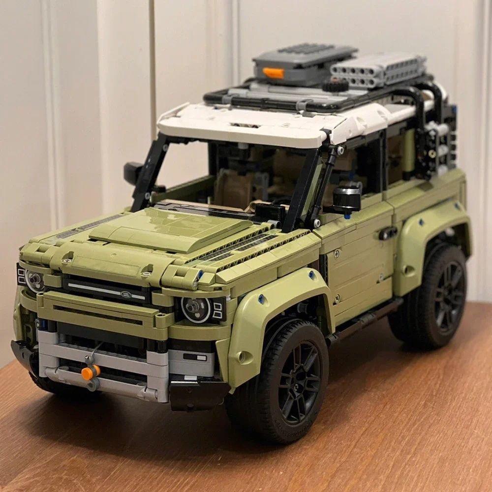 Конструктор 1в1 Lego Technic 42110- Land
Rover Defender на 2573 дет