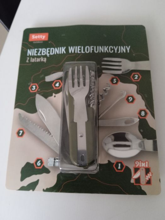 Niezbędnik wielofunkcyjny z latarka nowy