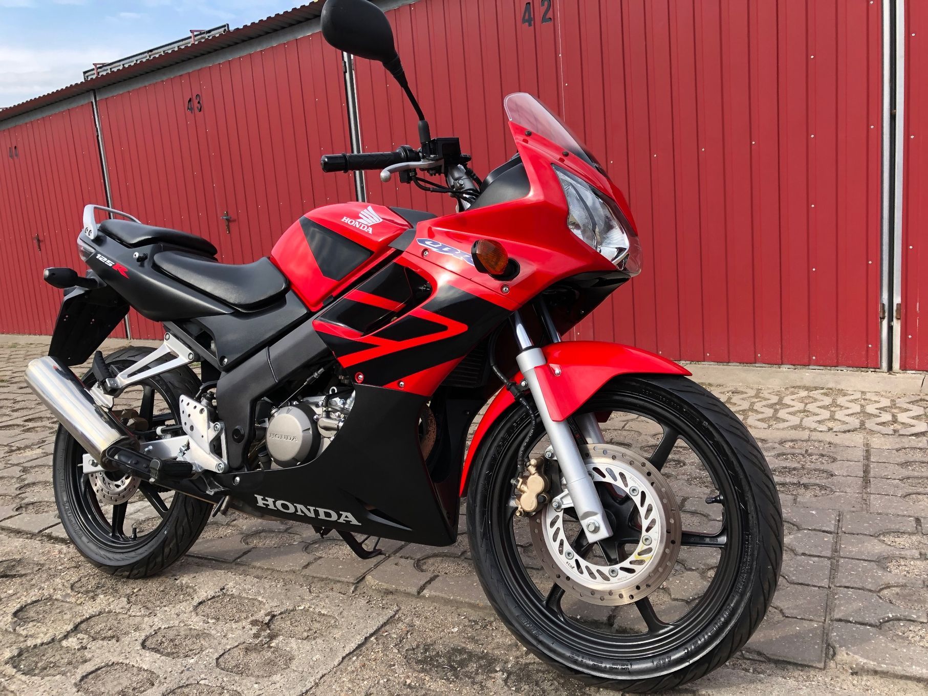 Honda CBR Honda CBR 125 R ZADBANA,mały przebieg tylko 11 tyś km! Bez inwestycji