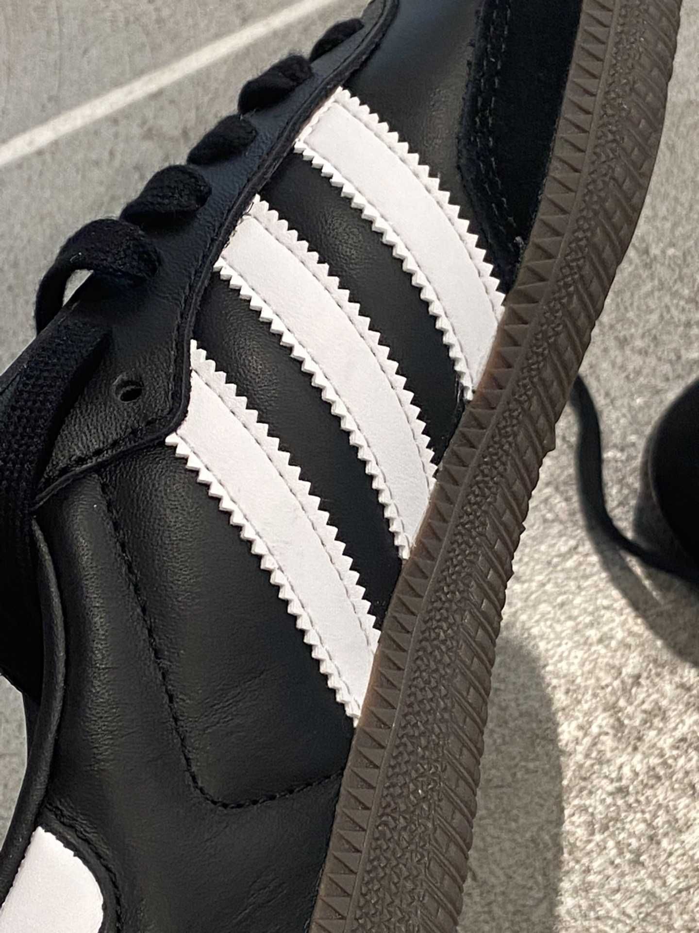 Adidas Samba OG Black White Gum 38