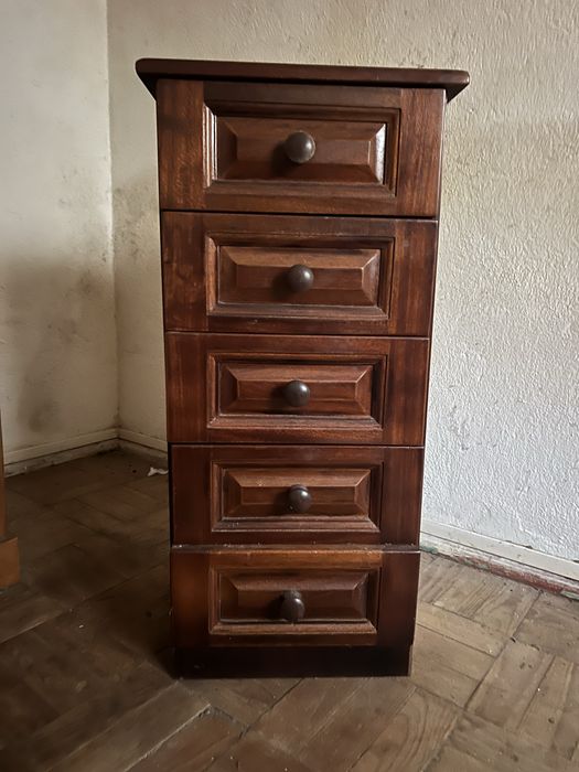 Movel pequeno de 5 gavetas