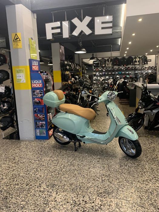 Vespa 125 Primavera Como Nova, com Top Case Vespa, Apenas 528 Kms