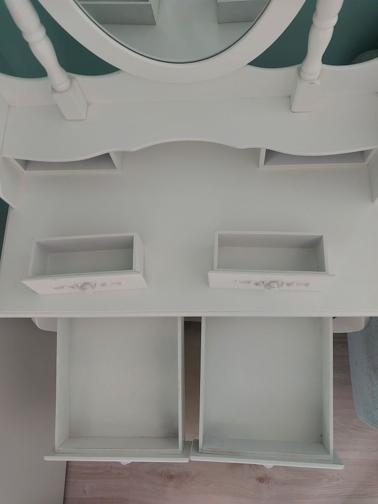 Toaletka plus taboret