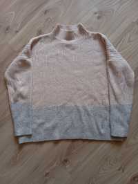 сіро-рожевий светр