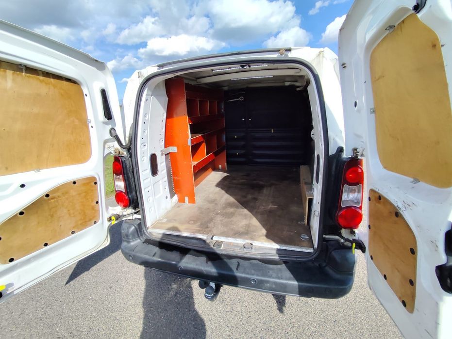 Partner Berlingo maxi long 3 osoby klima zabudowa regał
