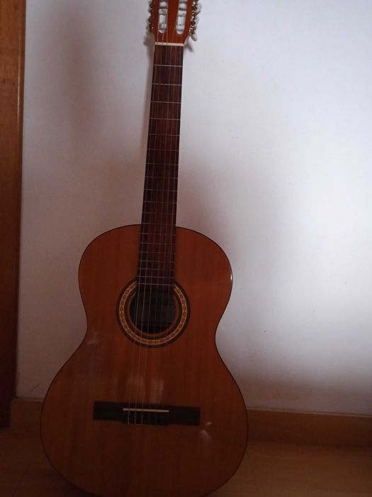 Vende se violão em bom estado