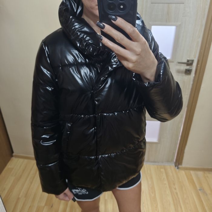 Błyszcząca pikowana kurtka m mohito