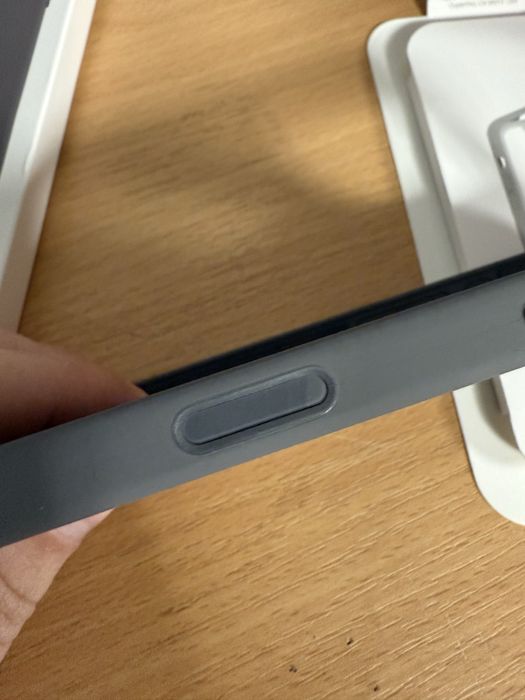 оригинальный чехол iphone 16pro