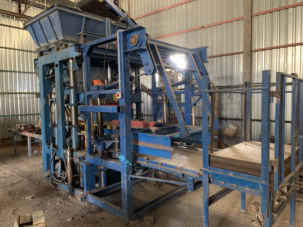 Вібропрес Kurzetnik UF-051, вибропресс для плитки , бордюрів, блоків
