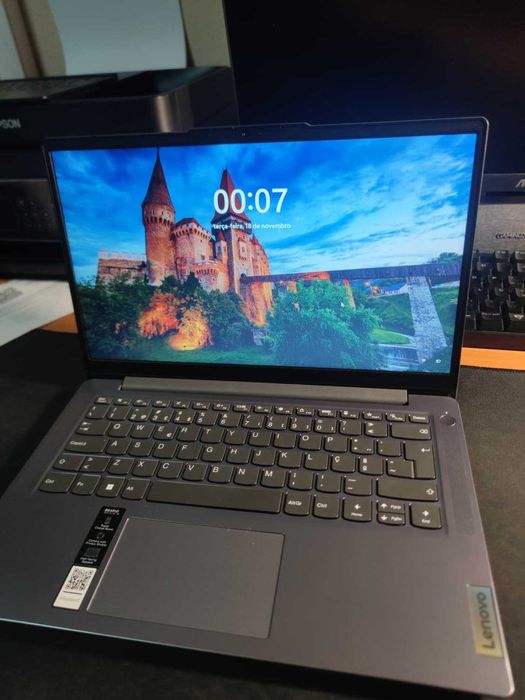 Lenovo IdeaPad Slim 3 14IAH8 – i5-12450H / 16GB / 1TB SSD – NOVO!
