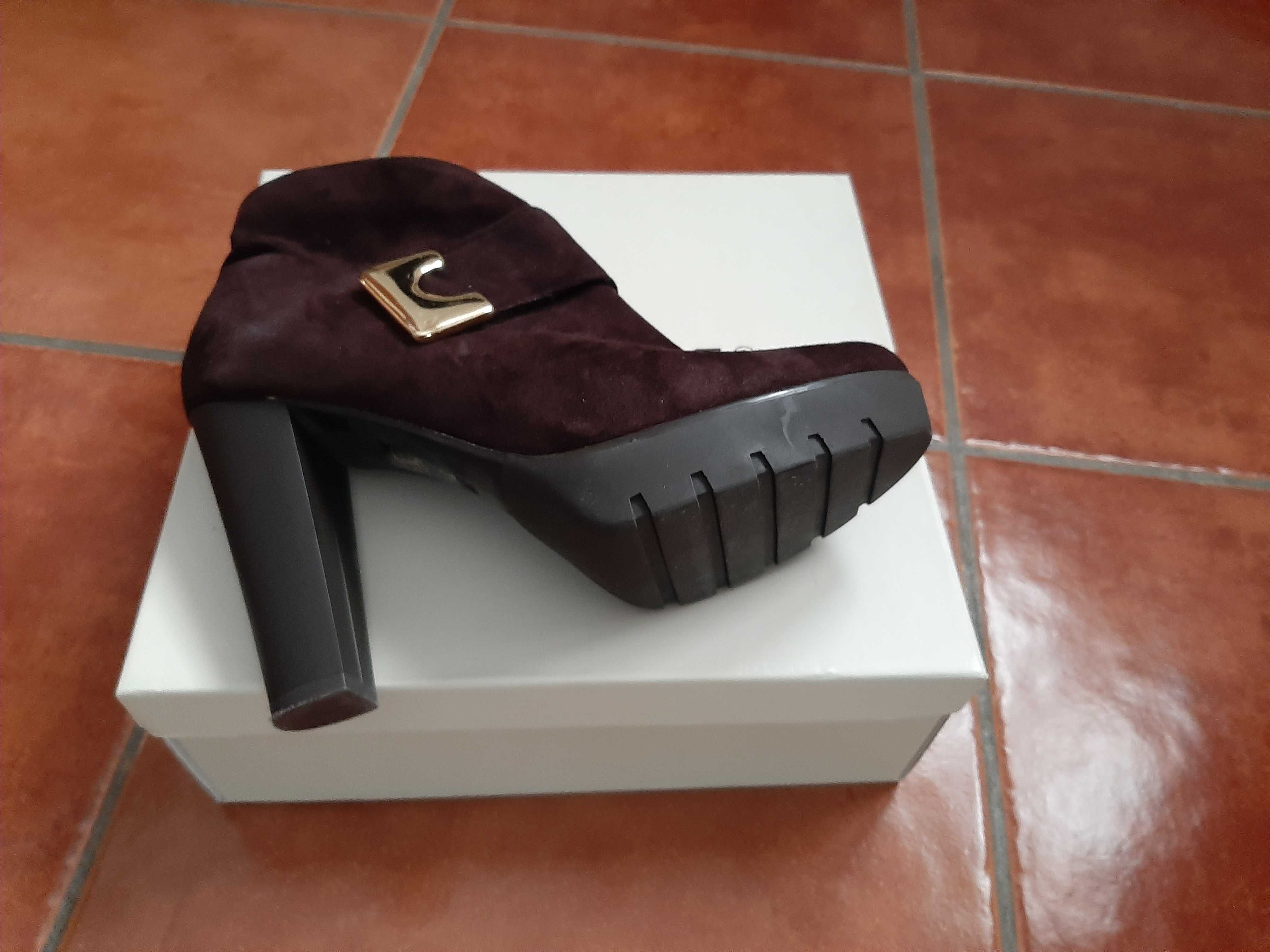 Botins em Camurça