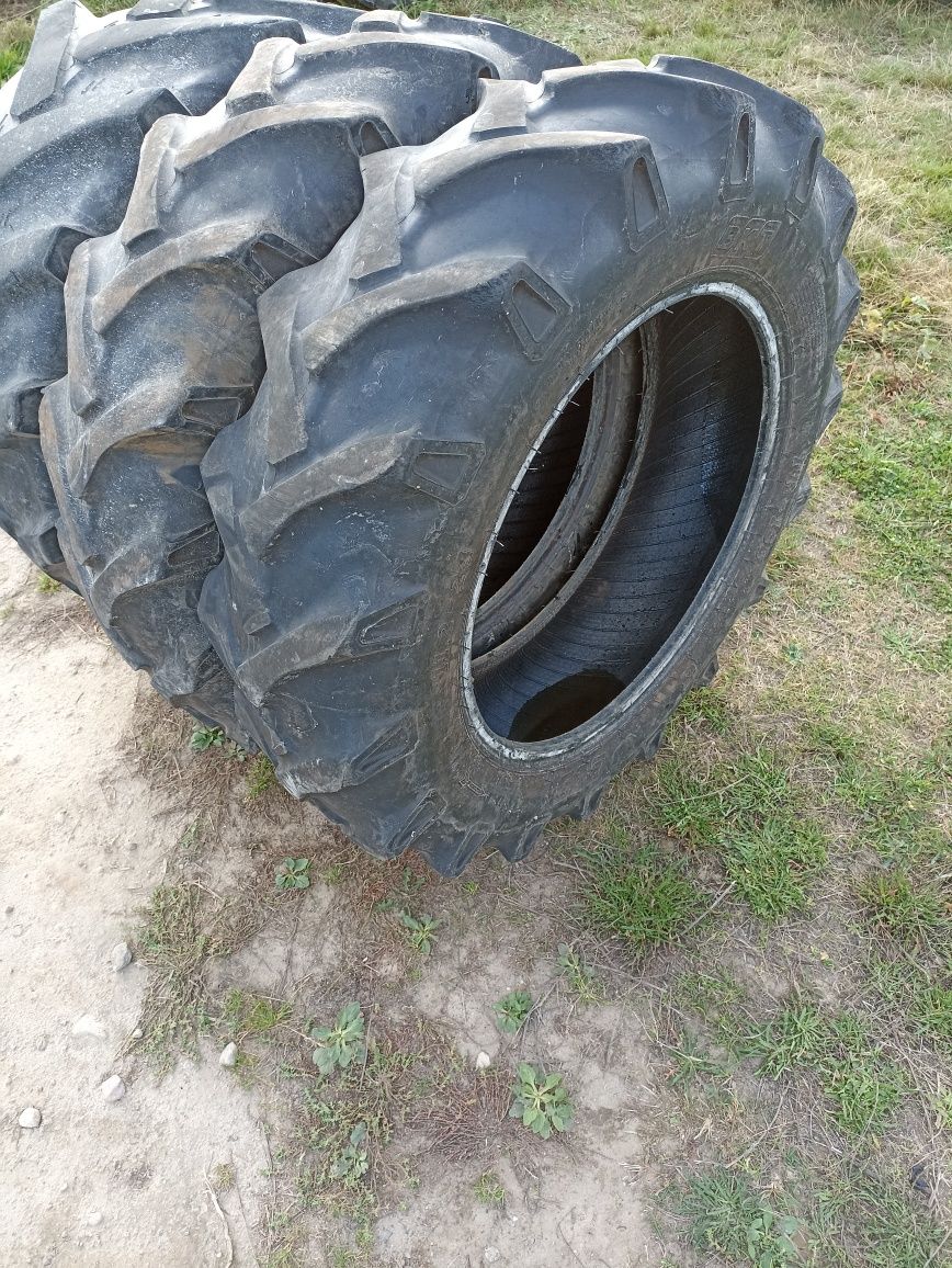 Para opony zachodnie 11.2 R - 24 zdrowe 280/85