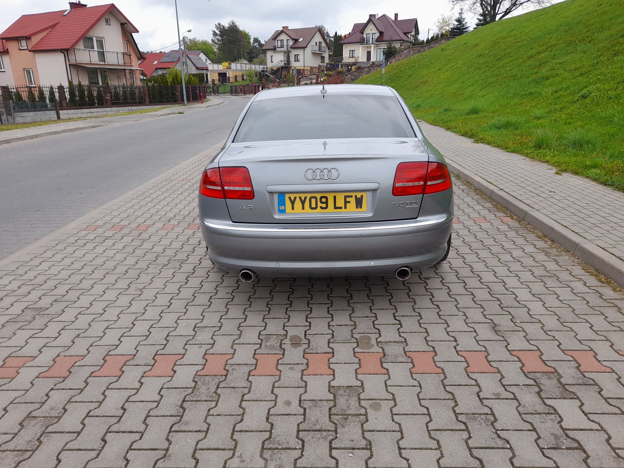 Audi a8 quattro 3.0 tdi 233km