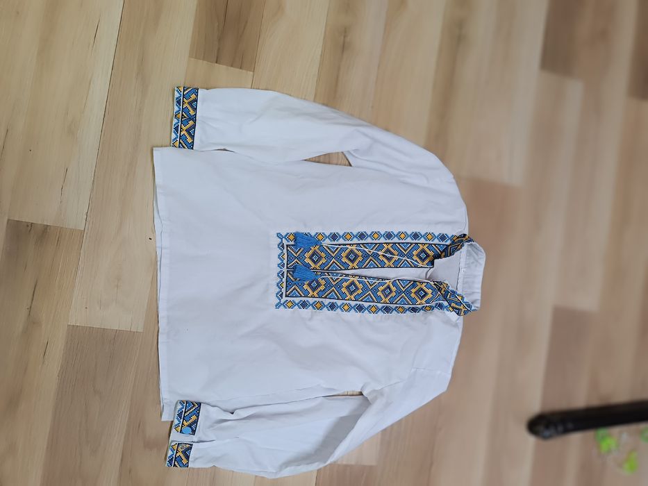 Продам вишиванку на хлопчика