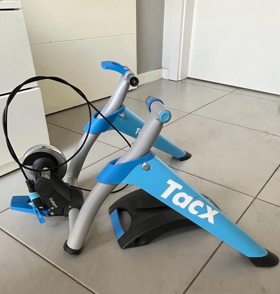 Trenażer rowerowy Tacx Satori Smart