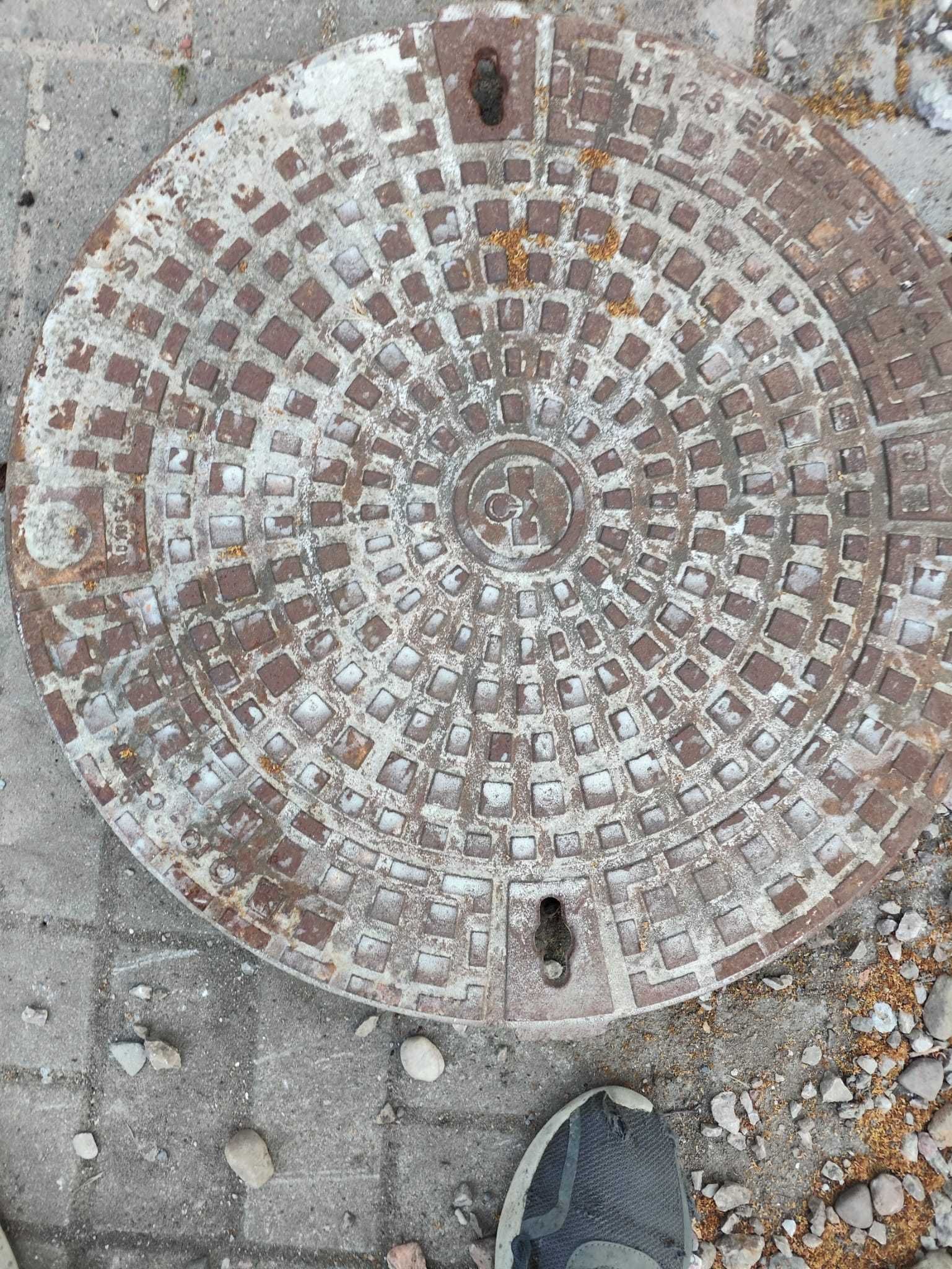 żeliwna studzienkę